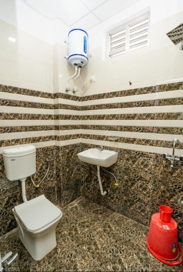 Ventex Inn Lucknow Zewnętrze zdjęcie